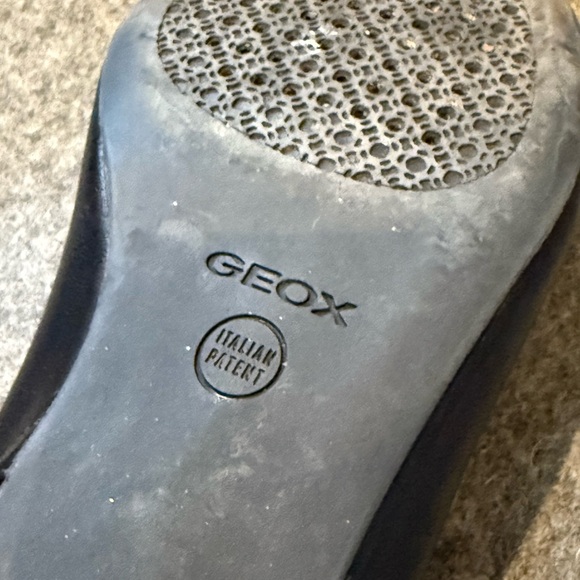 GEOX BLACK STUDDED FLATS SZ 7 - Picture 5 of 5